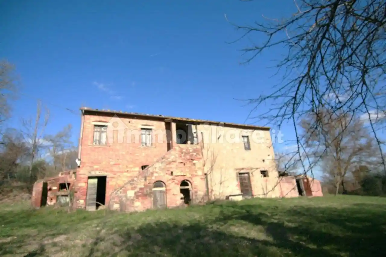Rustico - Casale in vendita a Lucignano