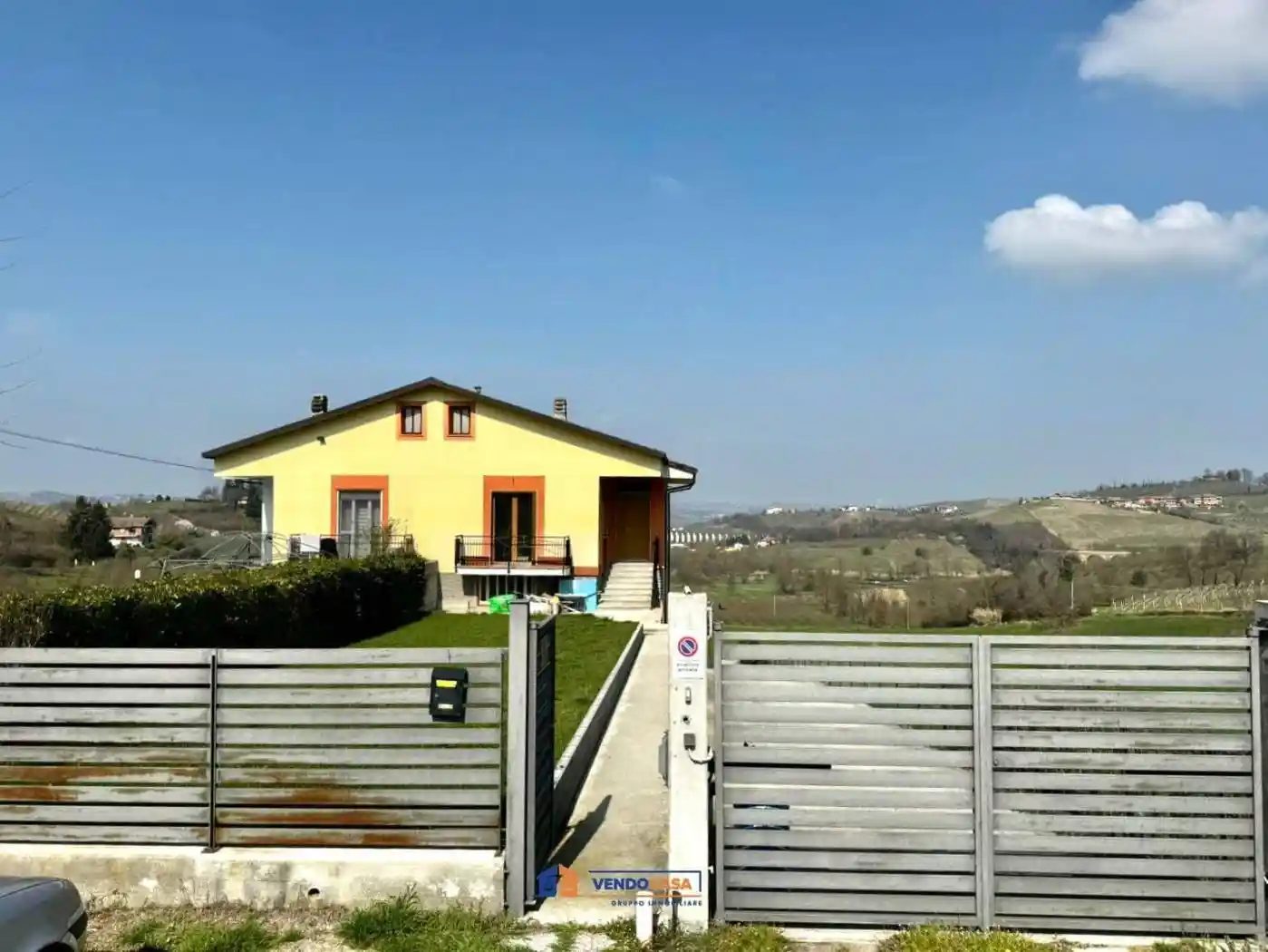Villa in vendita a Castagnole delle Lanze