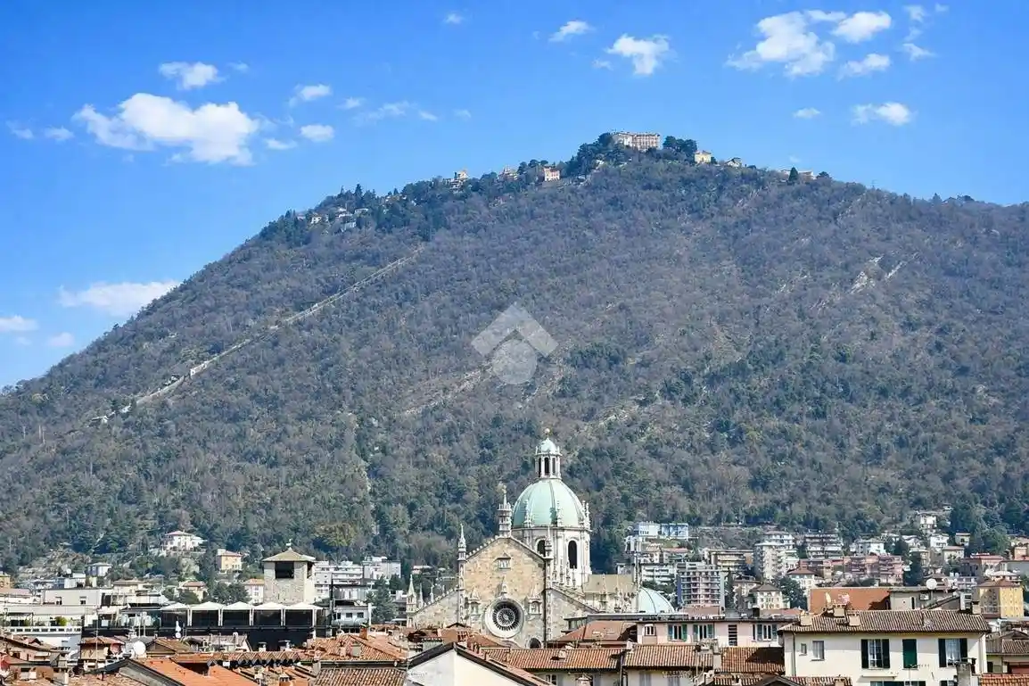 Appartamento in vendita a Como