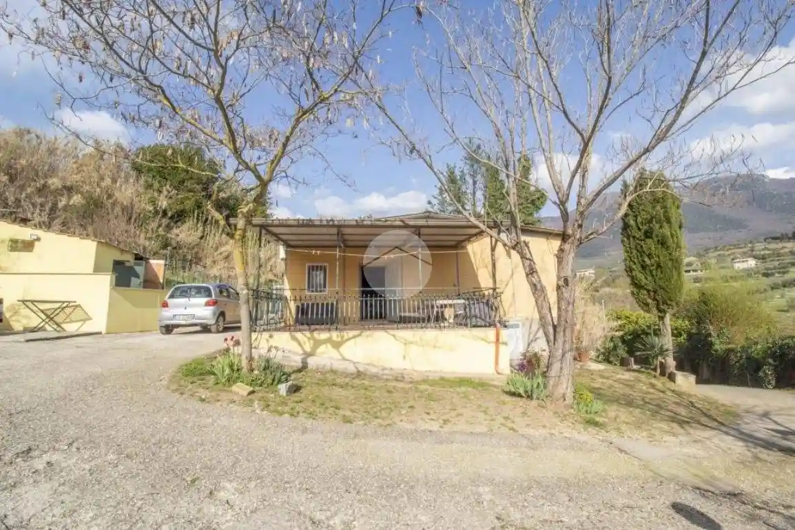 Casa indipendente in vendita a Palombara Sabina