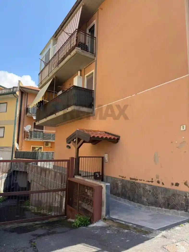 Appartamento in vendita a Camporotondo Etneo