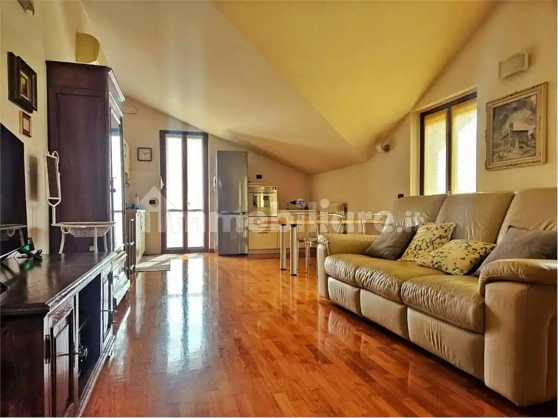 Appartamento in vendita a Cislago