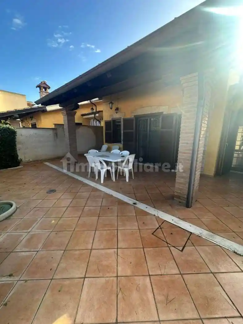 Villa in affitto a Ardea