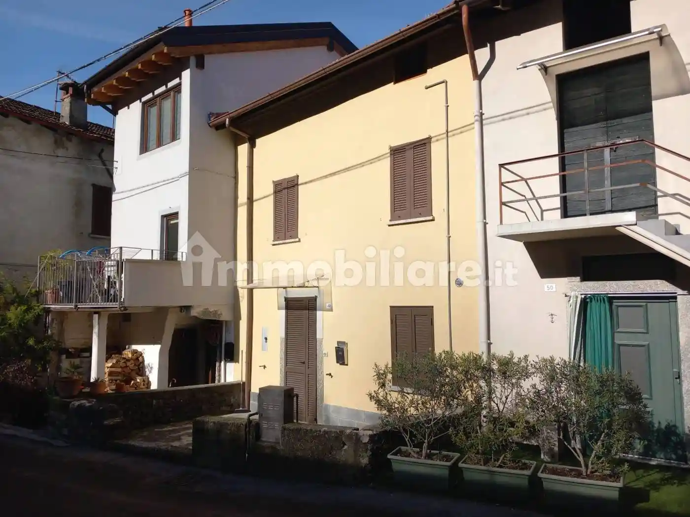 Appartamento in affitto a Lezzeno