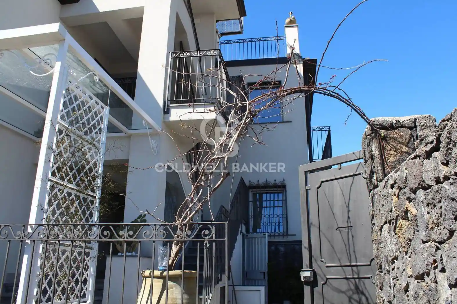 Casa indipendente in affitto a Catania