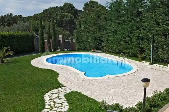 Villa in vendita a Lucignano