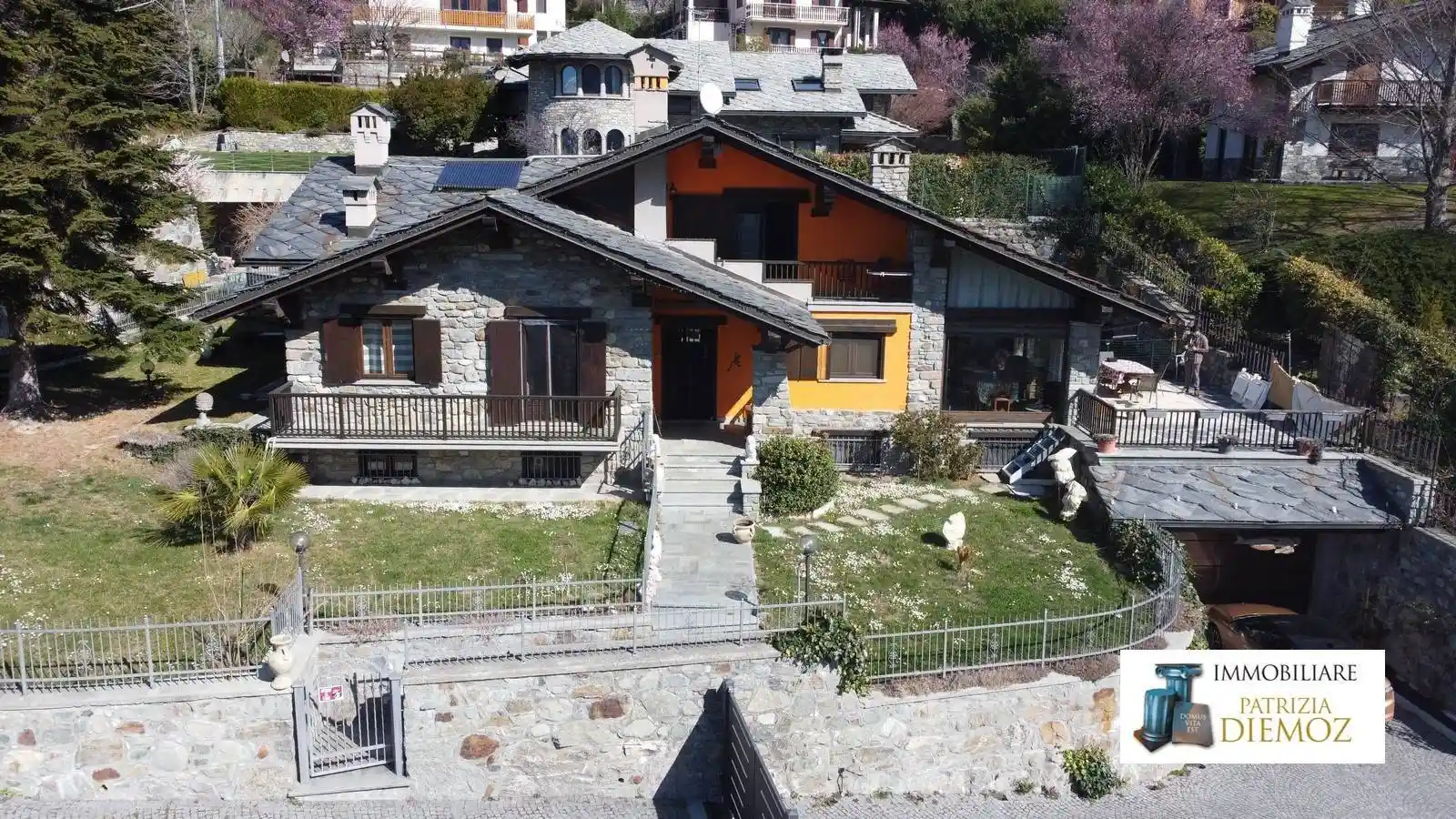 Villa in vendita a Quart