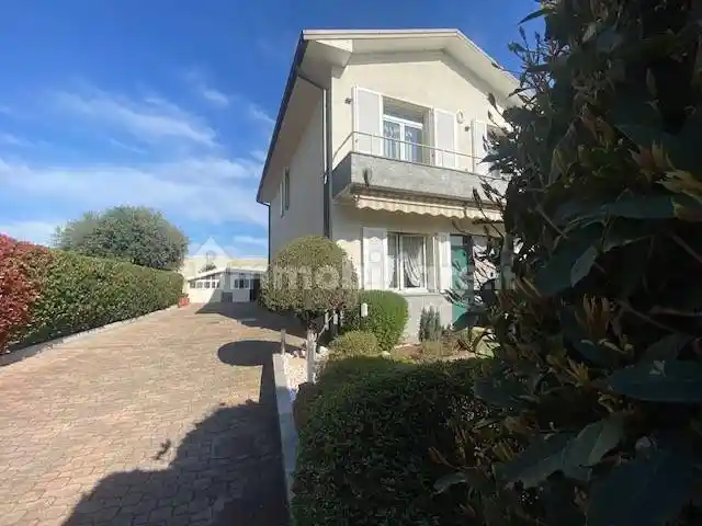 Villa in vendita a Novedrate