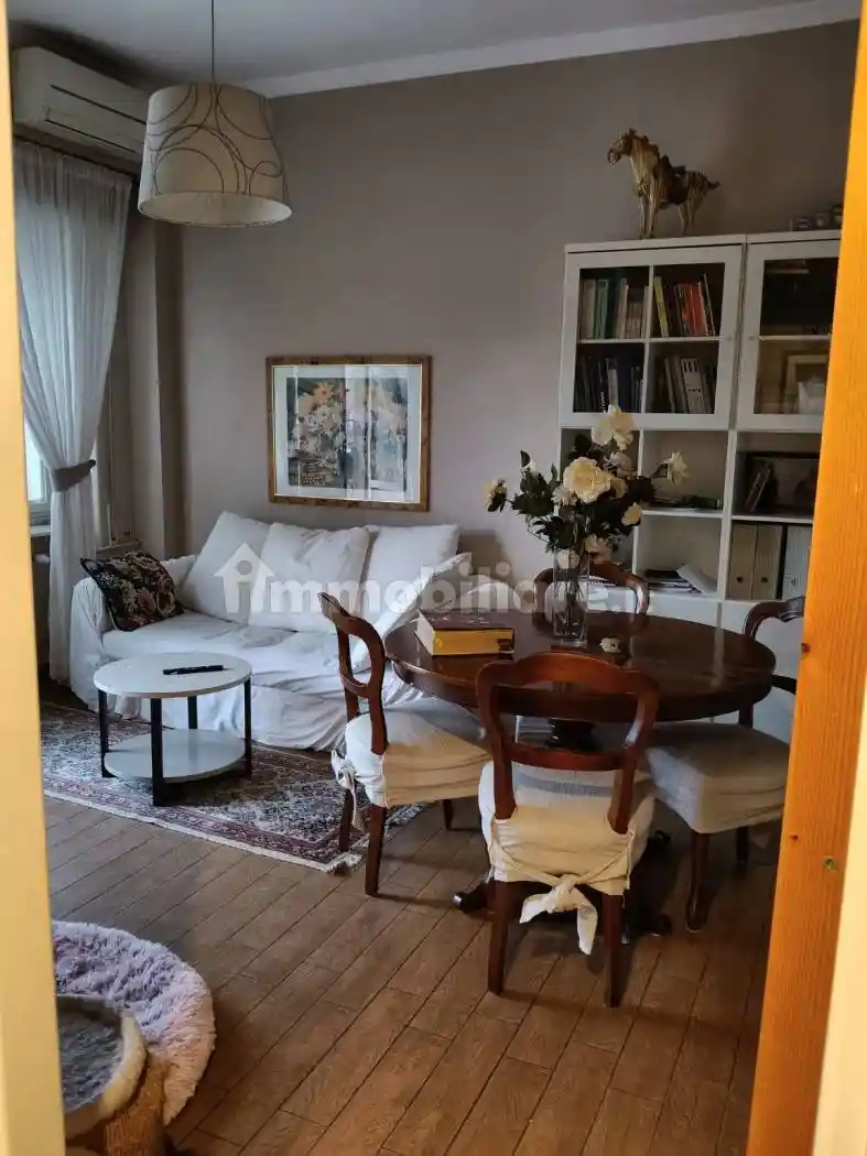 Palazzo - Edificio in vendita a Roma