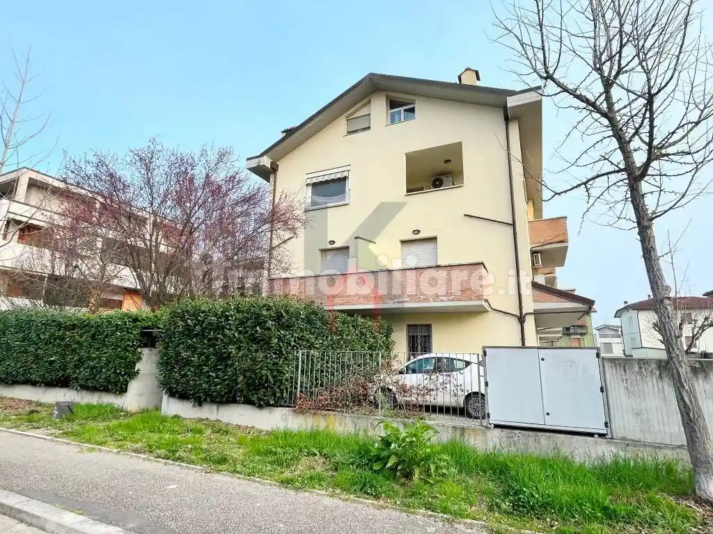 Appartamento in vendita a Forlì