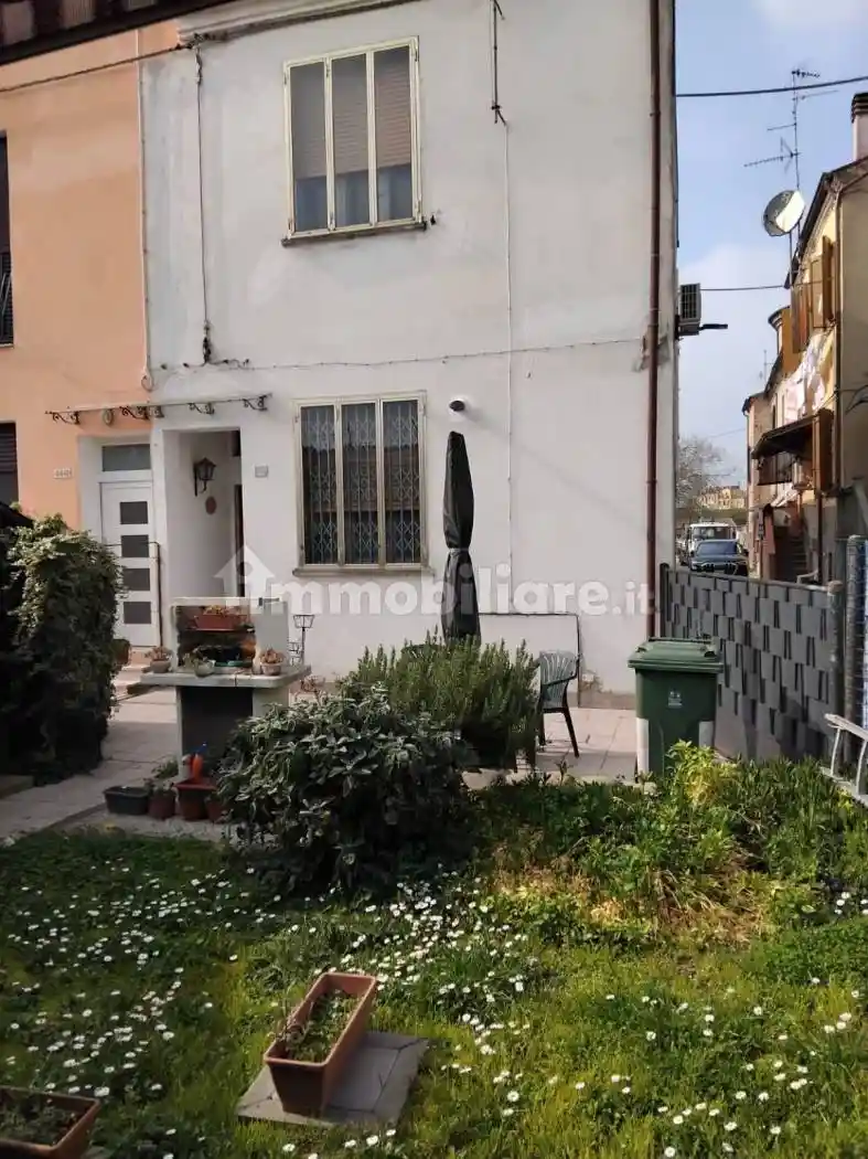 Casa indipendente in vendita a Bondeno