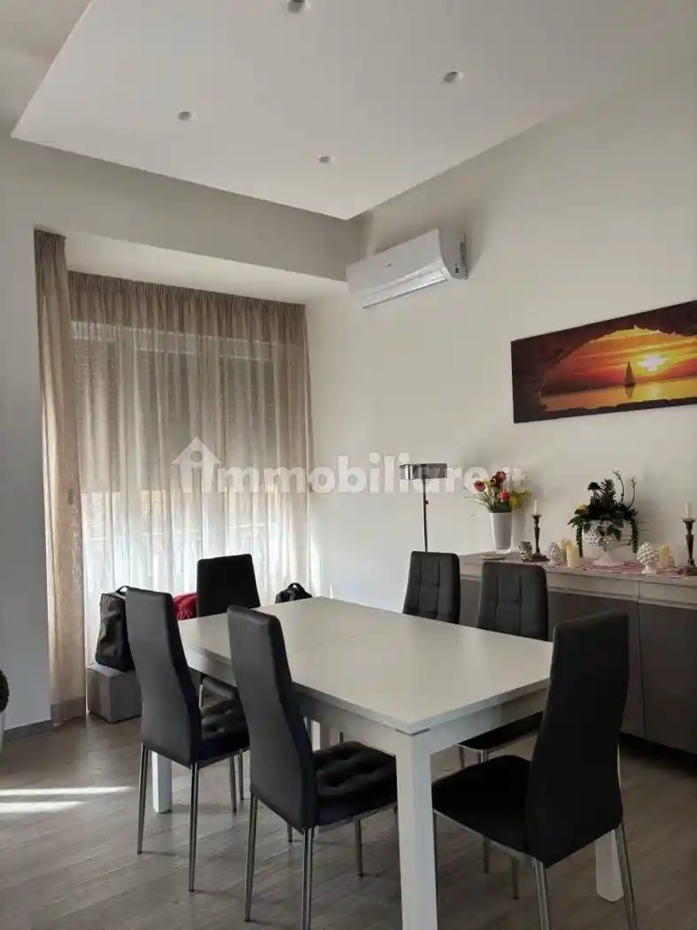 Palazzo - Edificio in vendita a Palermo