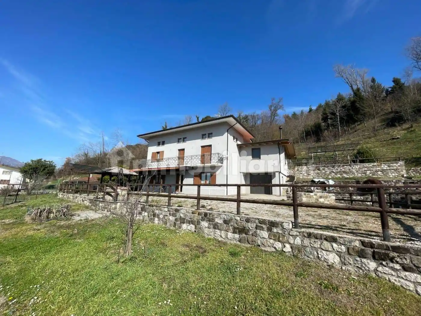 Villa in vendita a Artegna