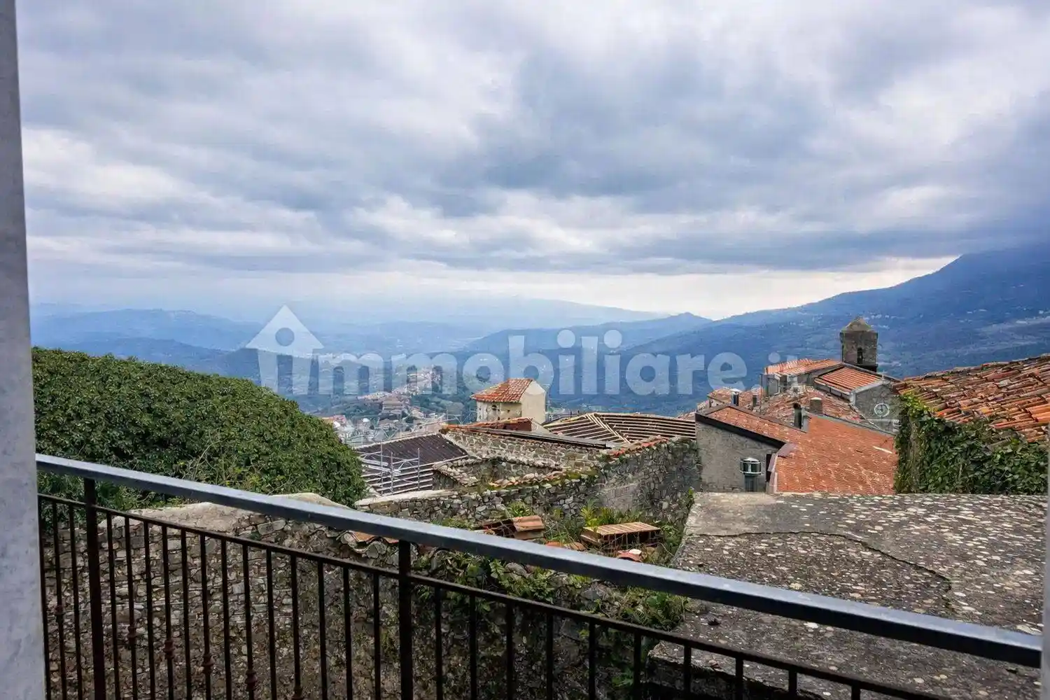 Appartamento in vendita a Lustra