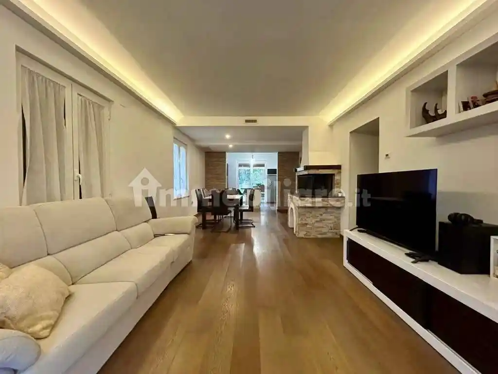 Villa in vendita a Camerata Picena