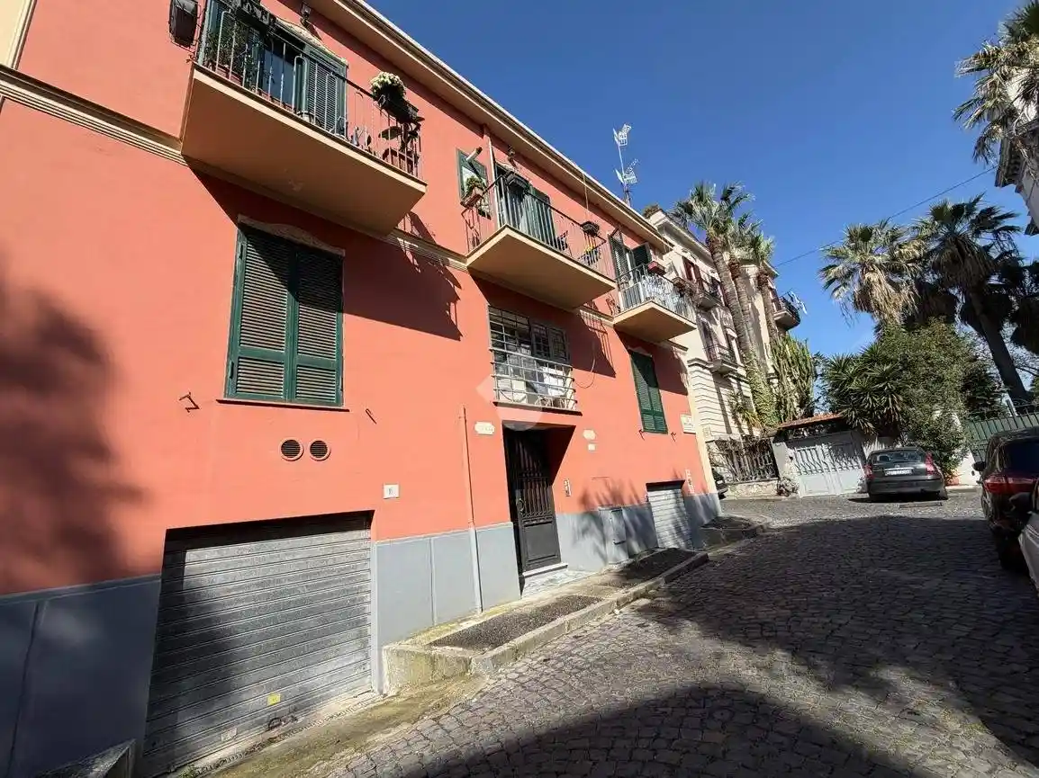 Appartamento in affitto a Napoli