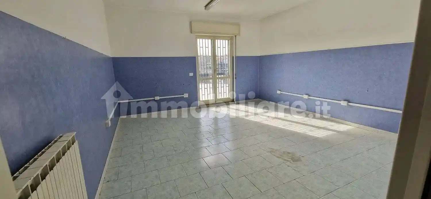 Palazzo - Edificio in affitto a Sant'Antimo