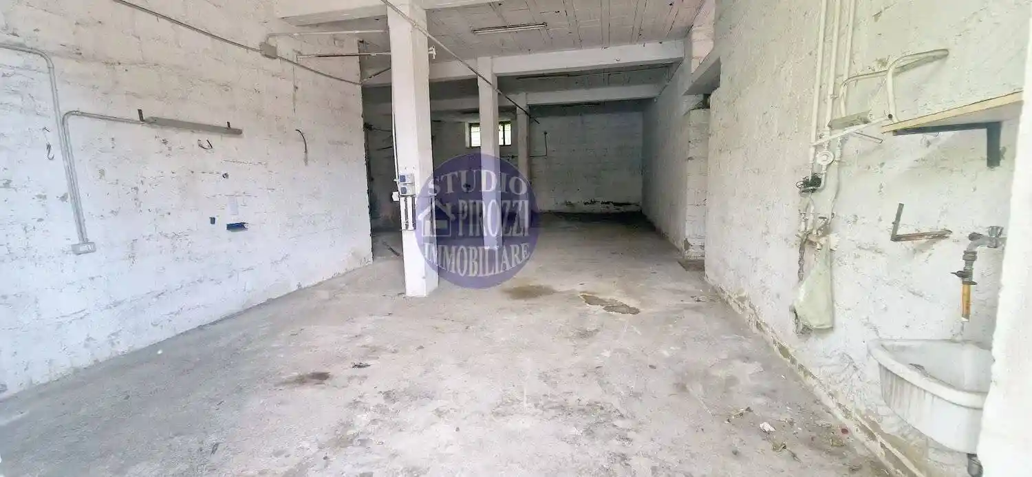 Palazzo - Edificio in vendita a Giugliano in Campania