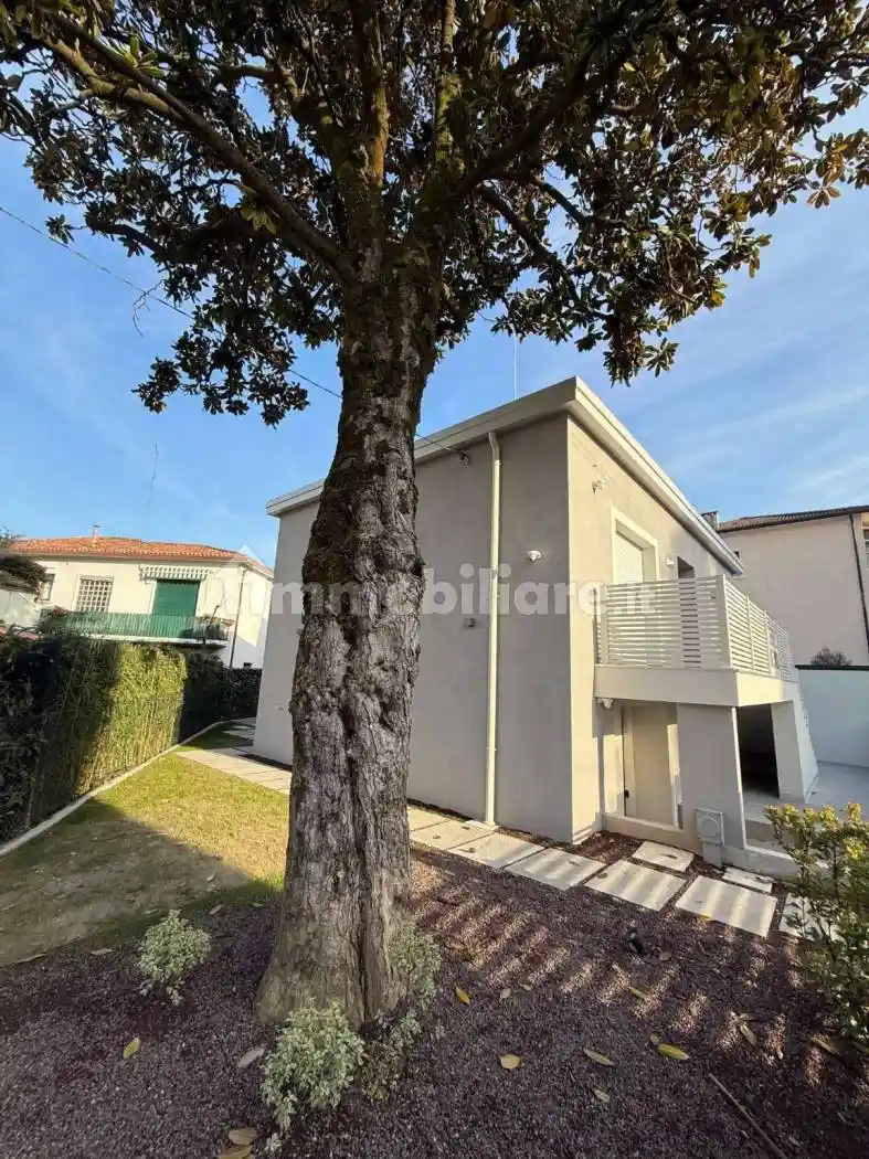 Casa indipendente in vendita a Padova