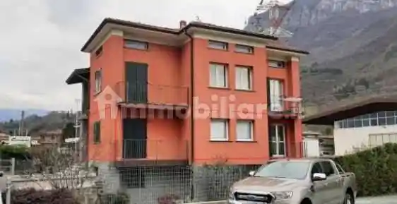 Villa in vendita a Casazza