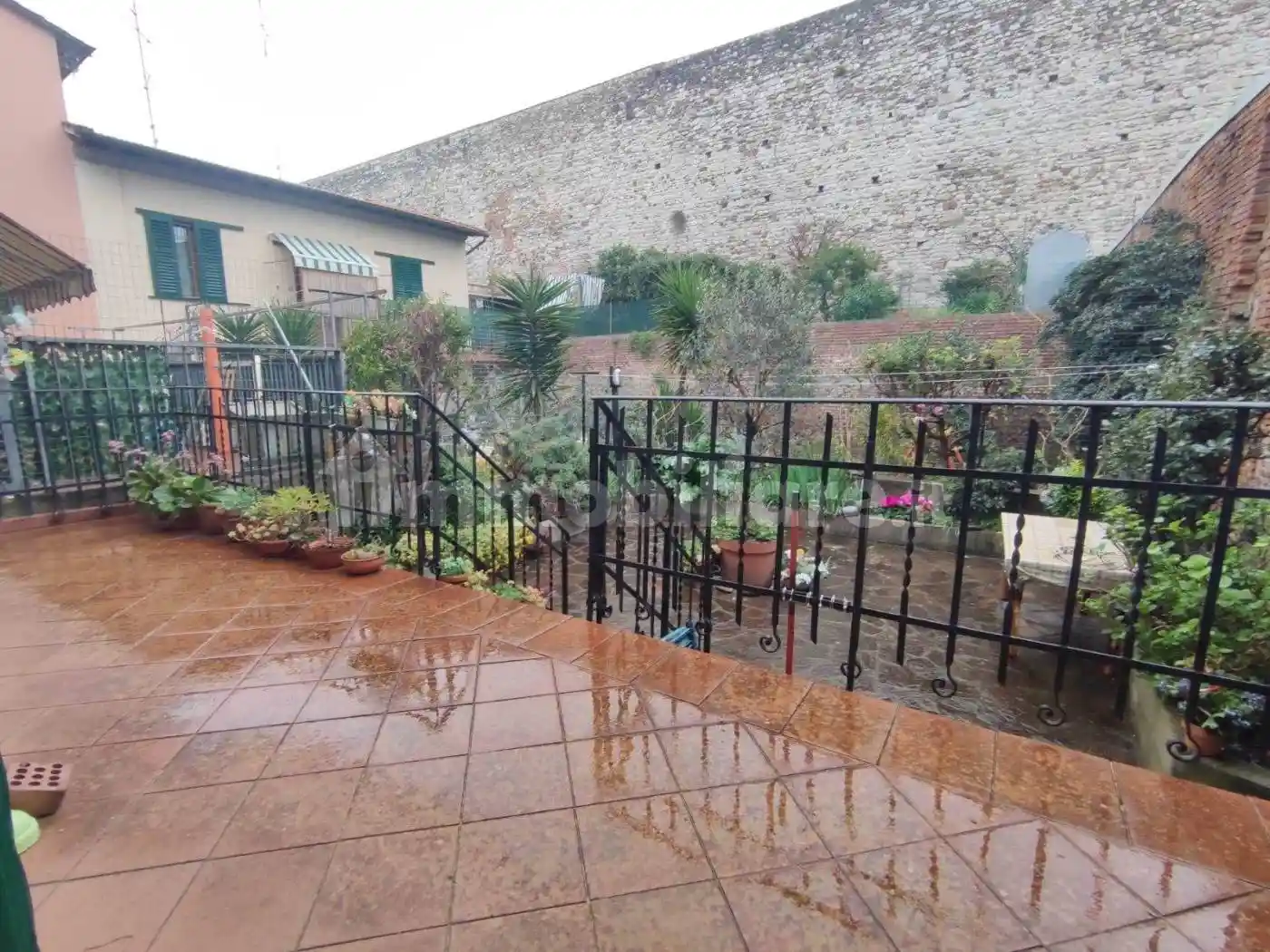 Casa indipendente in vendita a Prato