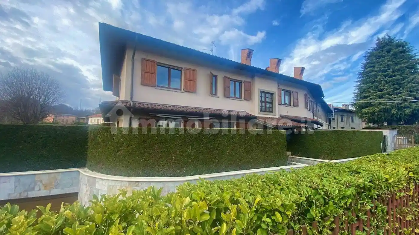 Villa in vendita a Presezzo