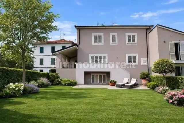Villa in vendita a Cascina
