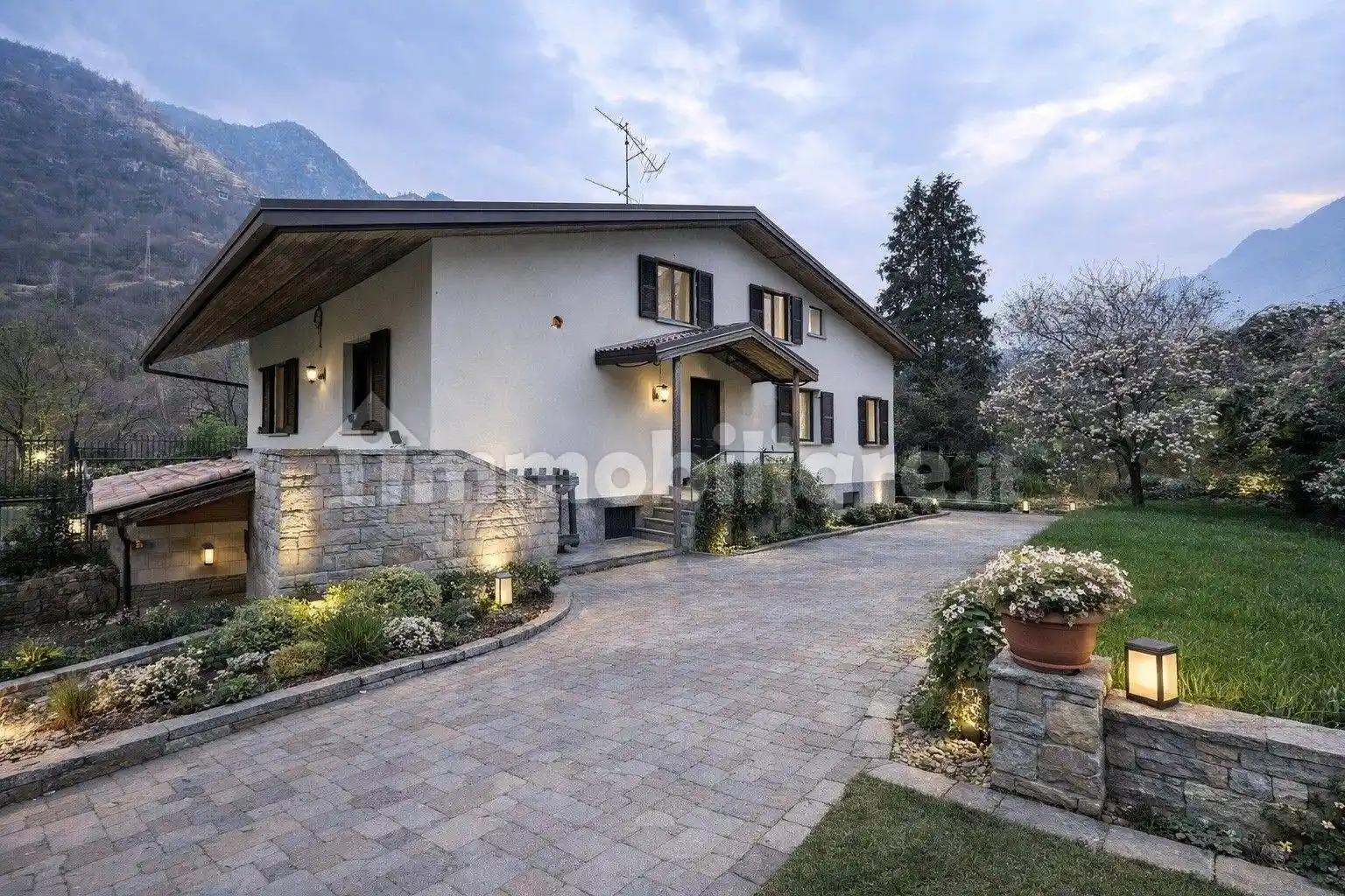 Villa in vendita a Casnigo