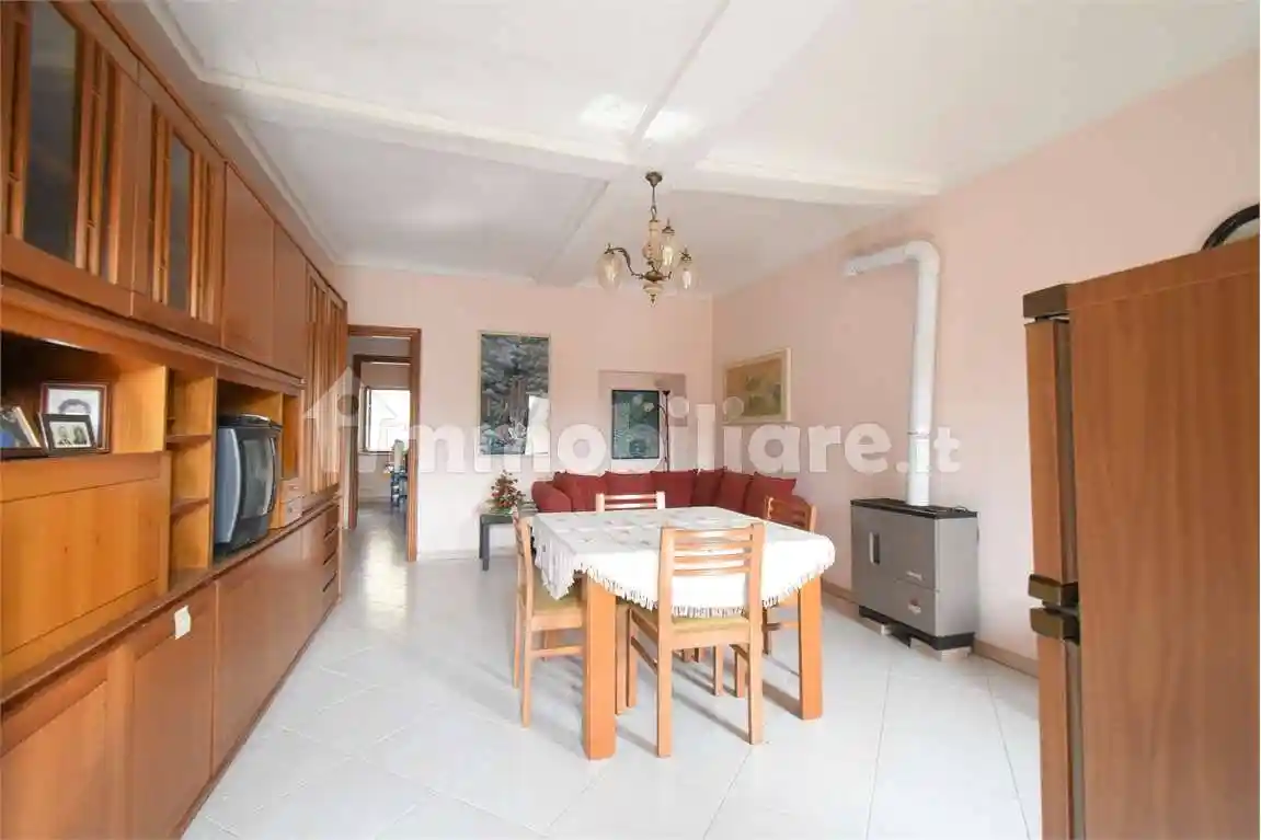 Casa indipendente in vendita a Corneliano d'Alba