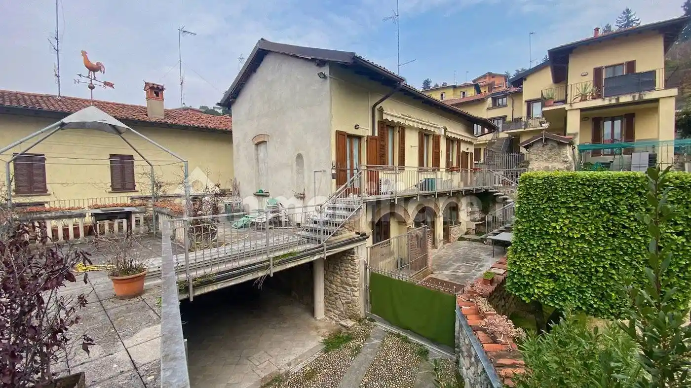 Casa indipendente in vendita a Cisano Bergamasco