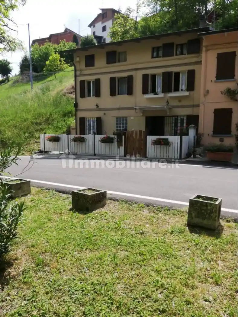 Palazzo - Edificio in vendita a Casina