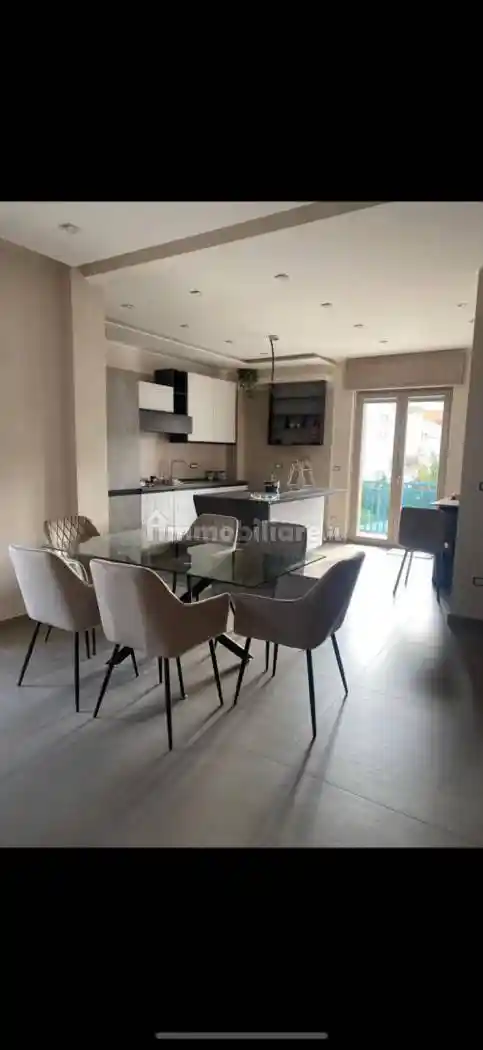 Appartamento in affitto a Napoli