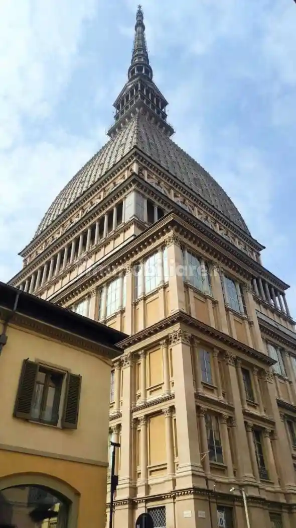 Palazzo - Edificio in vendita a Torino