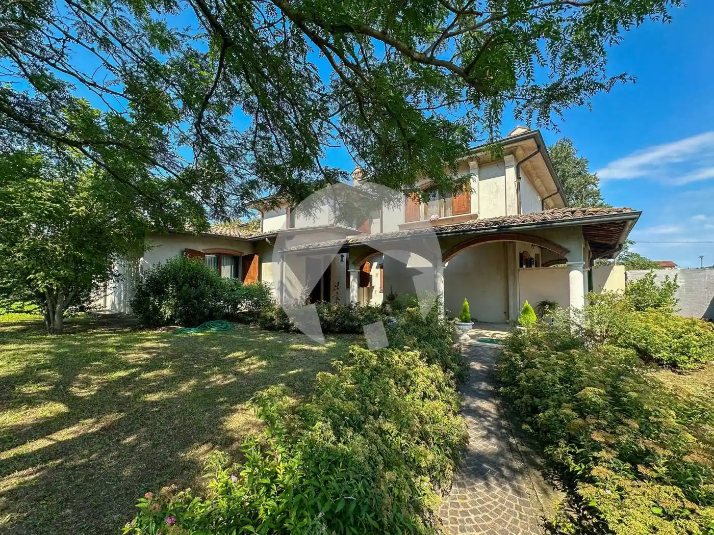 Villa in vendita a Gattatico