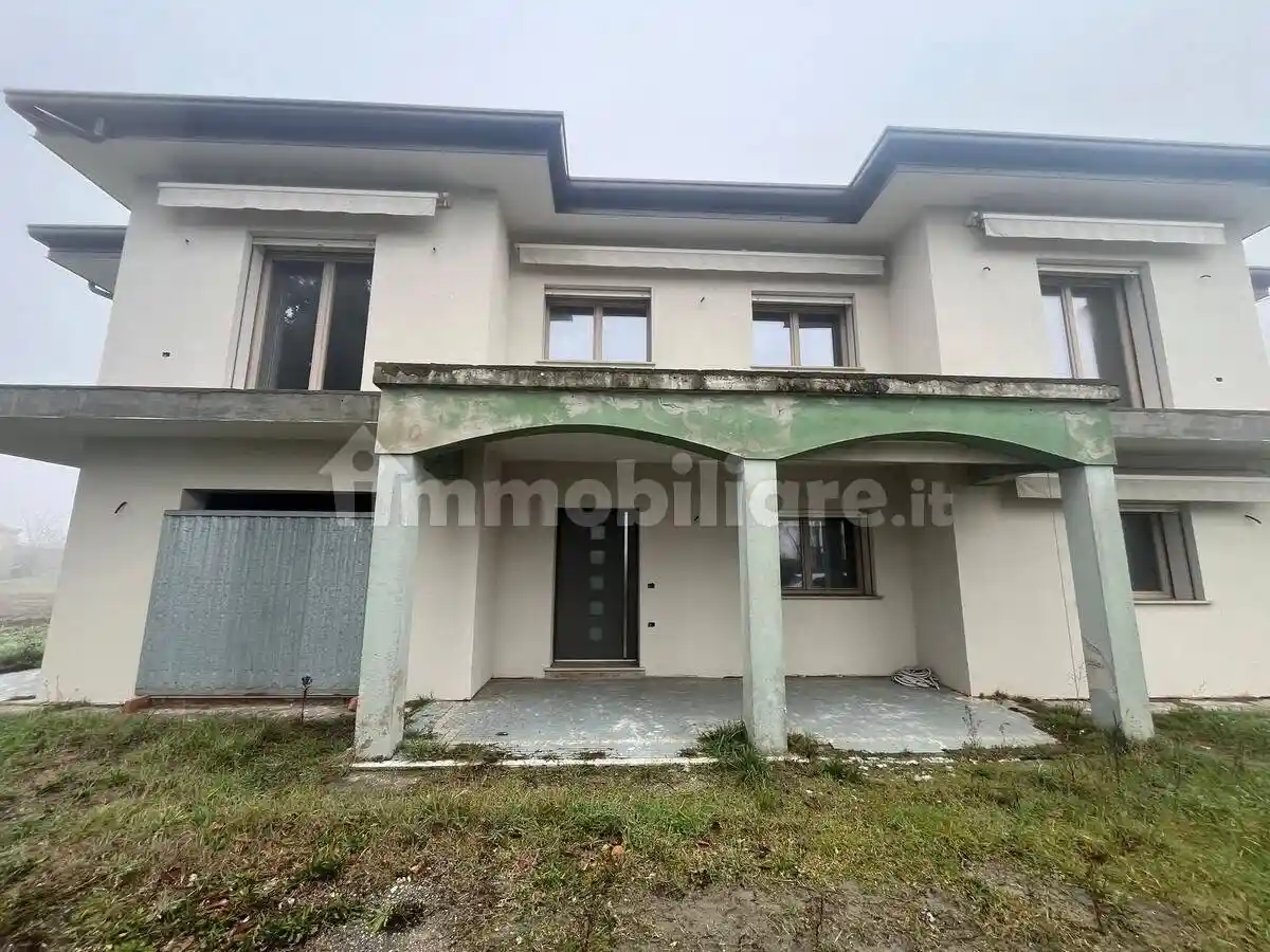Villa in vendita a Taglio di Po