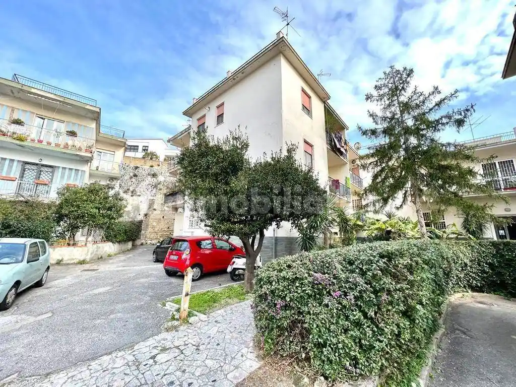 Appartamento in affitto a Pozzuoli