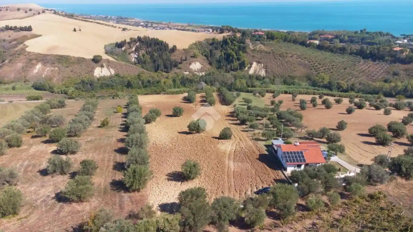 Rustico - Casale in vendita a Roseto degli Abruzzi