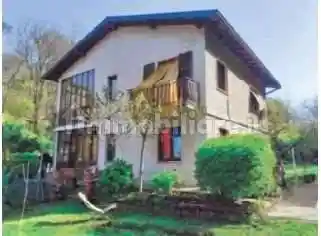 Villa in vendita a Cuvio