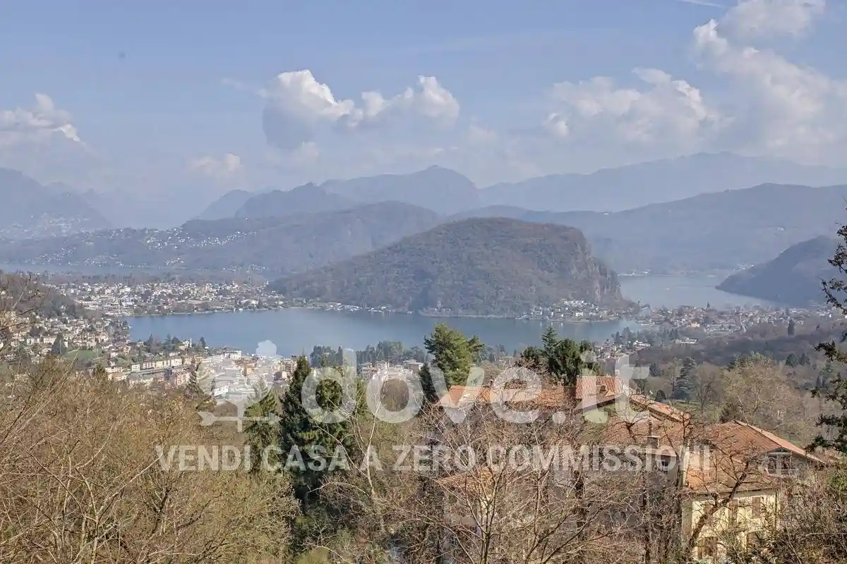 Villetta a schiera in vendita a Cadegliano-Viconago