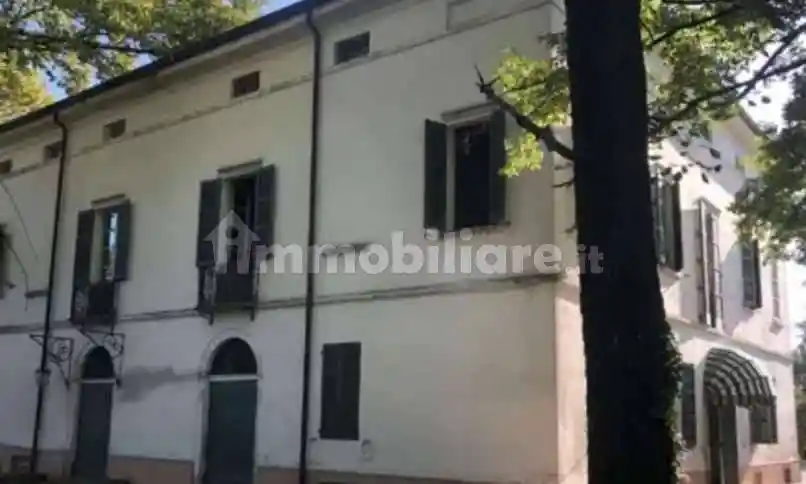 Villa in vendita a Parma