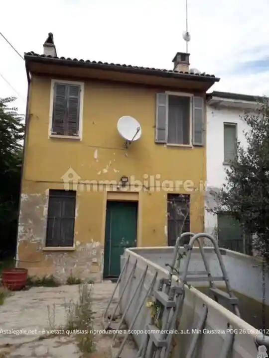 Casa indipendente in vendita a Gambarana