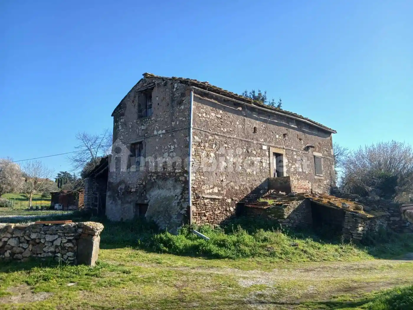 Rustico - Casale in vendita a Viterbo