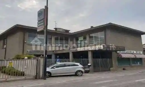 Palazzo - Stabile in vendita a Limbiate