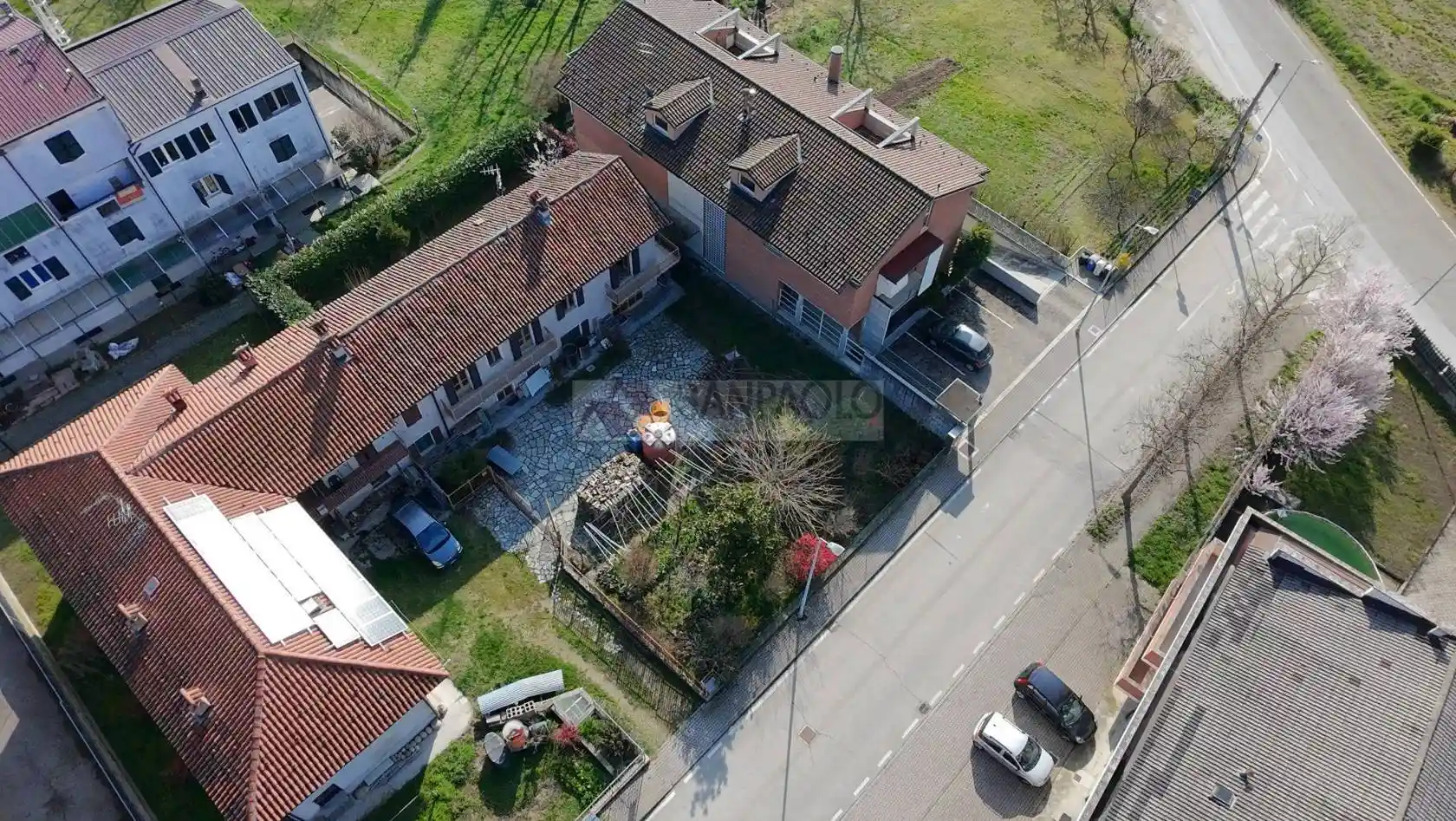 Casa indipendente in vendita a Alba