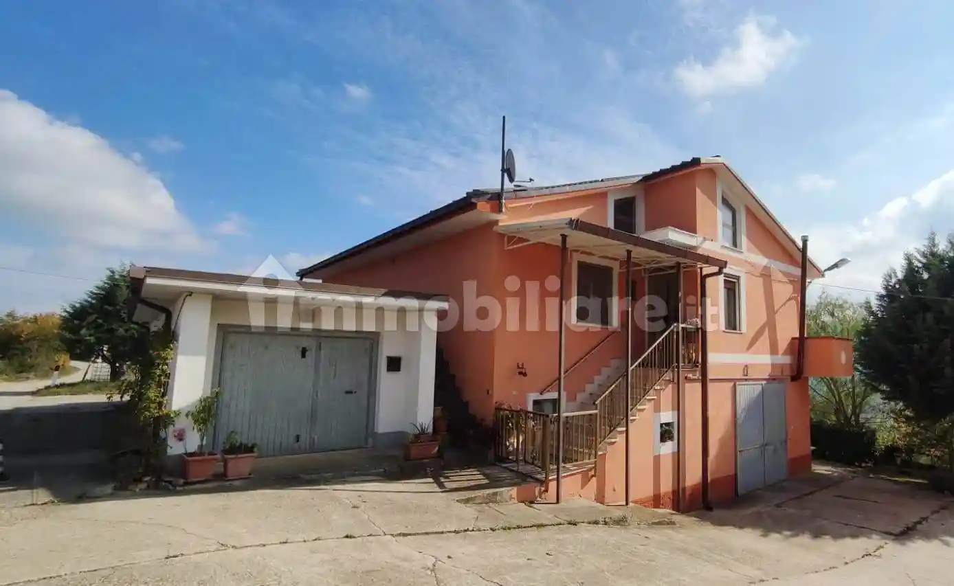 Casa indipendente in vendita a Arsita