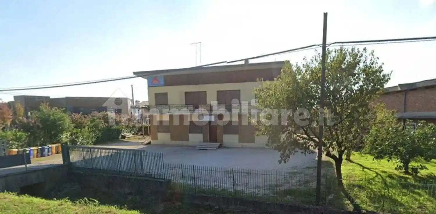 Palazzo - Edificio in vendita a Susegana