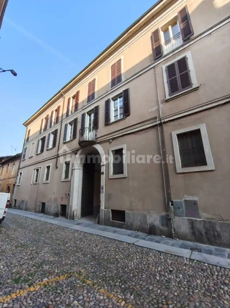 Appartamento in affitto a Pavia