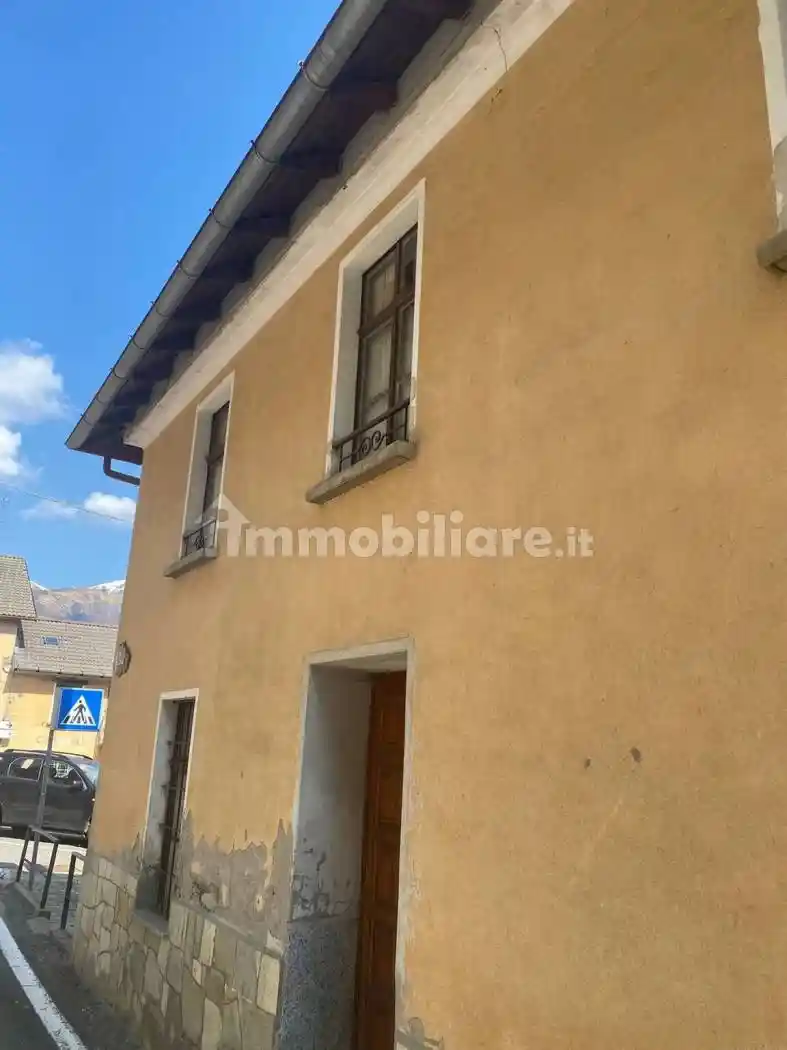 Villa in vendita a Maccagno con Pino e Veddasca