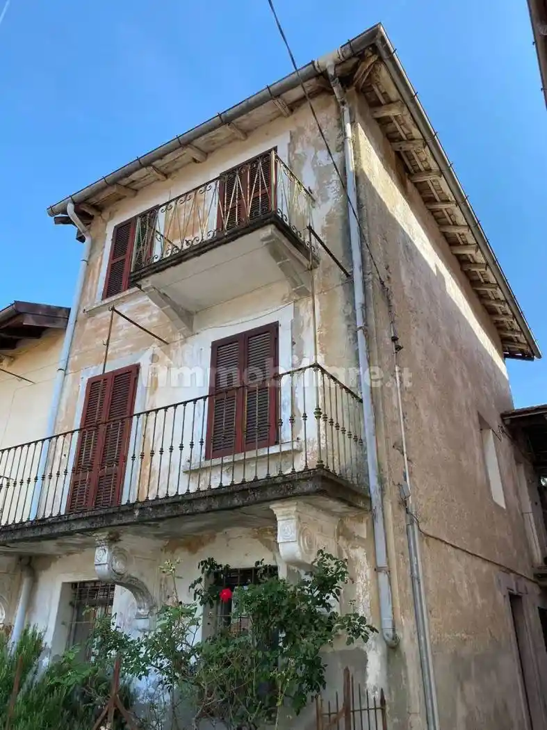 Rustico - Casale in vendita a Brezzo di Bedero