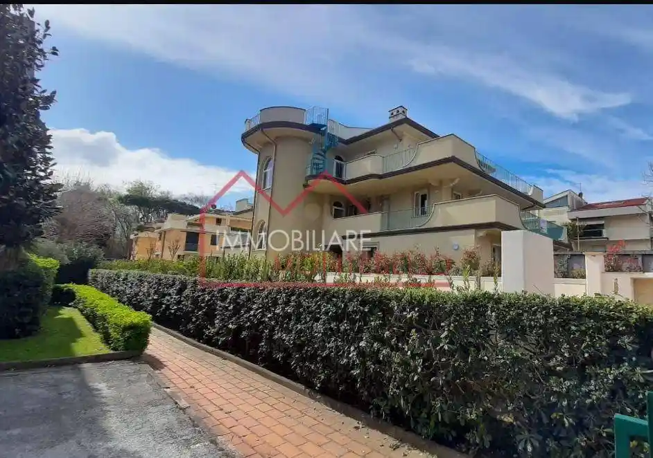 Appartamento in vendita a Viareggio